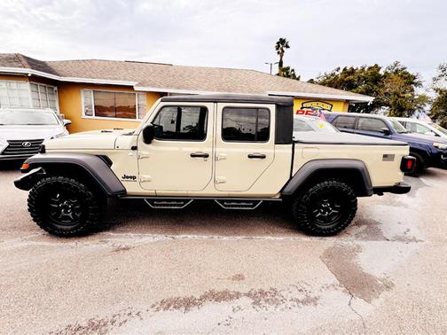 2020 Jeep Gladiator Sport