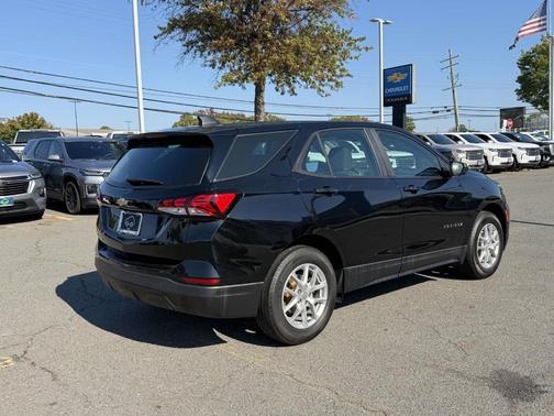 Mosaic Black Metallic 2024 Chevrolet Equinox LS
