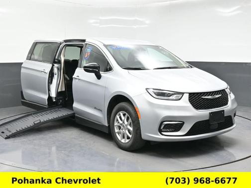 Silver Mist Clearcoat 2024 Chrysler Pacifica Touring-L