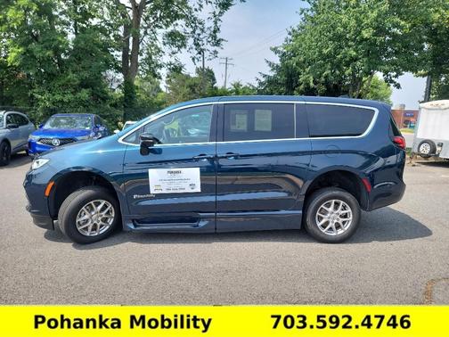 2025 Chrysler Pacifica Select