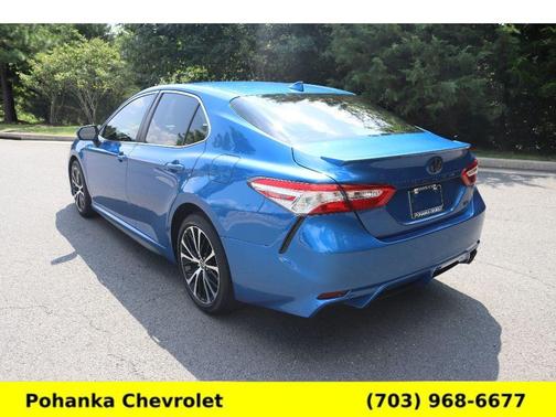 2020 Toyota Camry SE