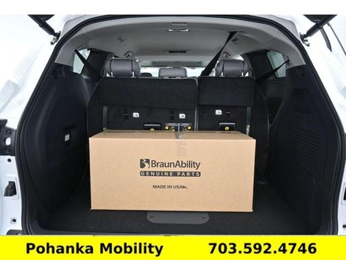 Wind Chill Pearl 2026 Toyota Sienna XLE-BRAUNABILITY IN-FLOOR RAMP