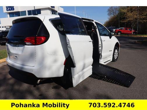 Bright White Clearcoat 2025 Chrysler Voyager LX