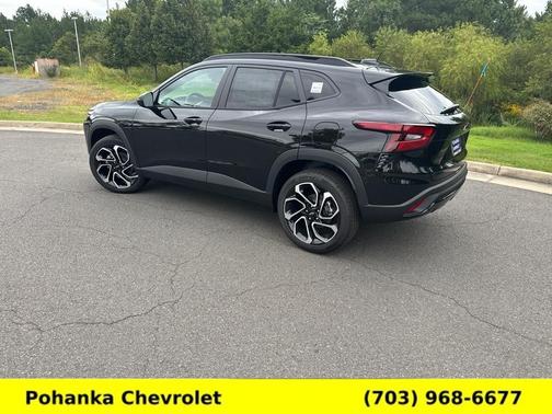 Mosaic Black Metallic 2026 Chevrolet Trax 2RS
