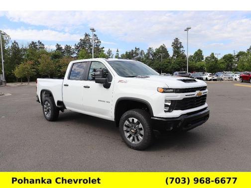 Summit White 2026 Chevrolet Silverado 2500 Custom