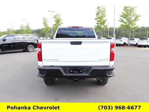 Summit White 2026 Chevrolet Silverado 2500 Custom