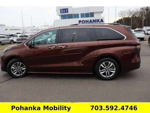 2023 Toyota Sienna XLE