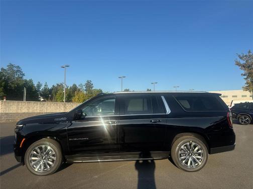 Black 2026 Chevrolet Suburban High Country