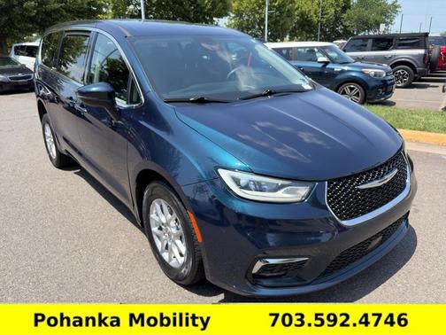 Fathom Blue Pearlcoat 2023 Chrysler Pacifica Touring-L