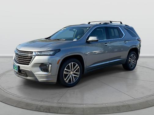 Sterling Gray Metallic 2023 Chevrolet Traverse High Country