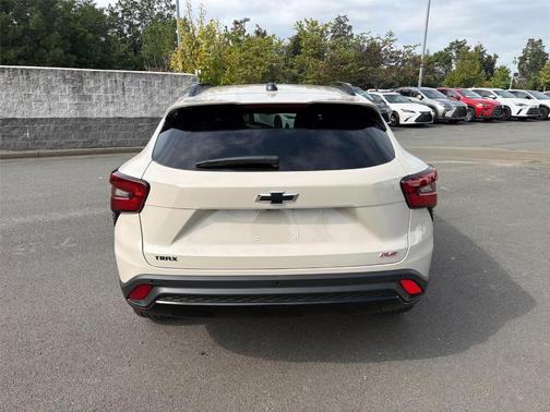 White Sand 2026 Chevrolet Trax 2RS