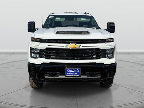 Summit White 2026 Chevrolet Silverado 2500 Custom