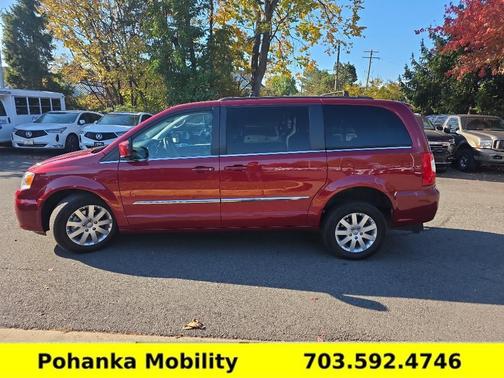 2013 Chrysler Town & Country Touring