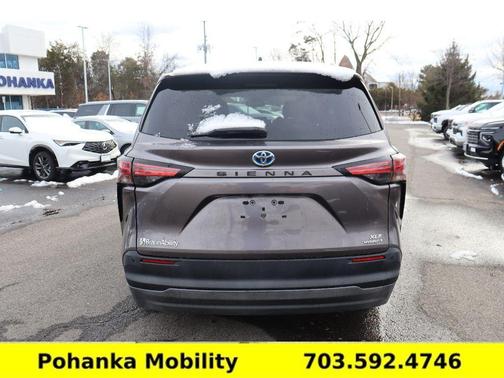 2021 Toyota Sienna XLE-BRAUNABILITY POWER SIDE RAMP XI