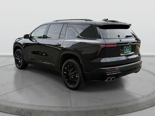Mosaic Black Metallic 2025 Chevrolet Traverse LT