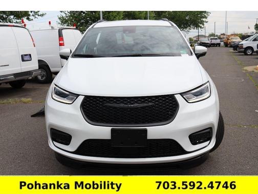 2023 Chrysler Pacifica Touring-L