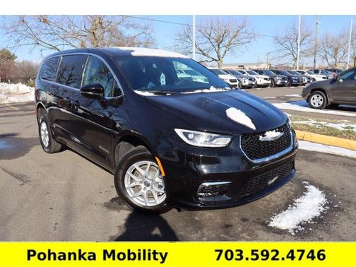 2025 Chrysler Pacifica Select