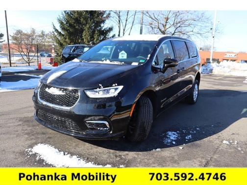 2025 Chrysler Pacifica Select