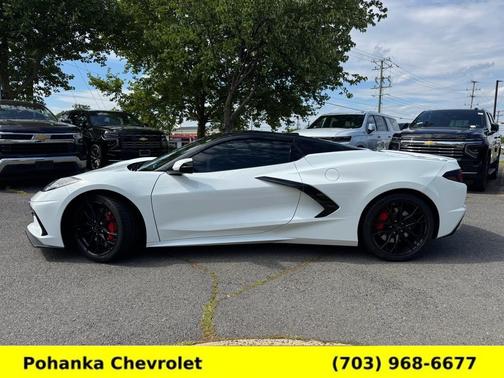 Arctic White 2025 Chevrolet Corvette Stingray w/3LT