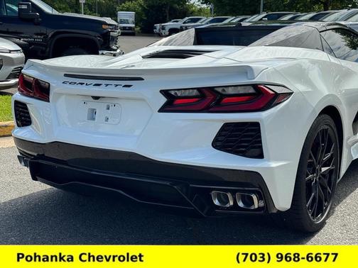 Arctic White 2025 Chevrolet Corvette Stingray w/3LT