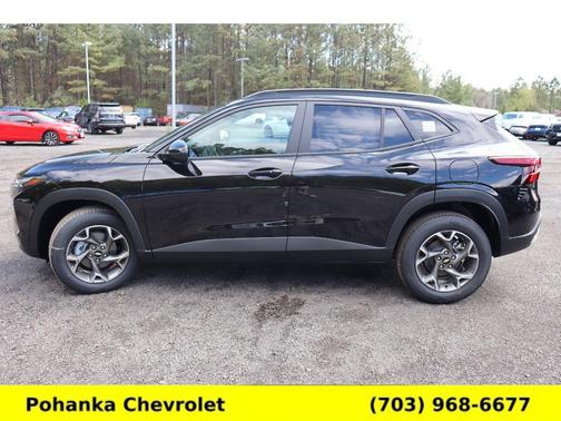 Mosaic Black Metallic 2026 Chevrolet Trax LT