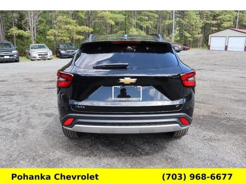 Mosaic Black Metallic 2026 Chevrolet Trax LT