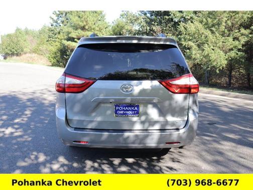 2019 Toyota Sienna XLE