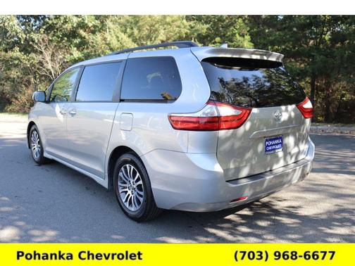 2019 Toyota Sienna XLE
