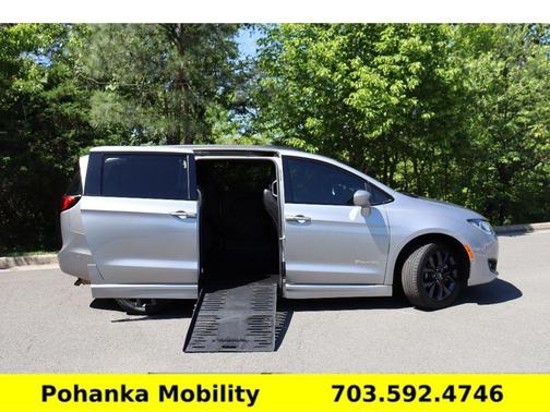 2019 Chrysler Pacifica Touring-L