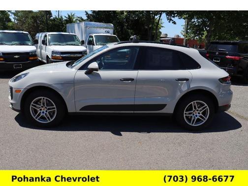 Dolomite Silver Metallic 2021 Porsche Macan Base