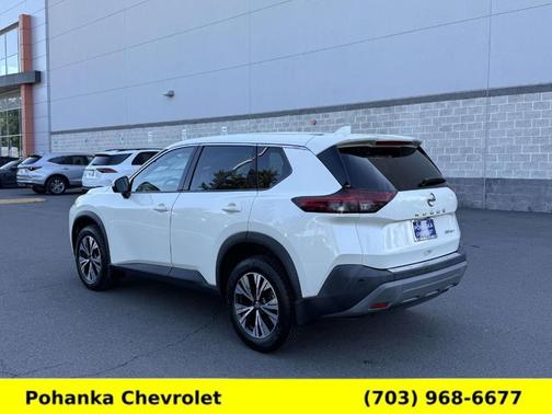 White 2021 Nissan Rogue SV