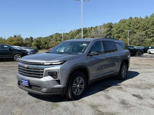 Sterling Gray Metallic 2026 Chevrolet Traverse LT