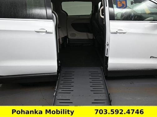 2024 Chrysler Pacifica Touring-L