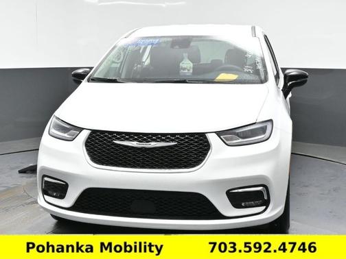 2024 Chrysler Pacifica Touring-L