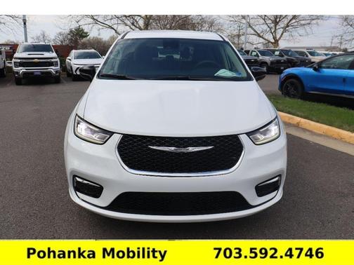 Bright White Clearcoat 2024 Chrysler Pacifica Touring-L