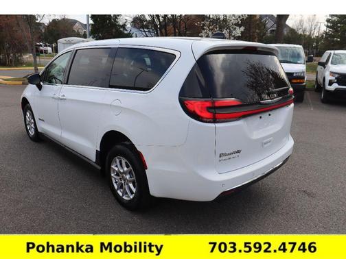 Bright White Clearcoat 2024 Chrysler Pacifica Touring-L