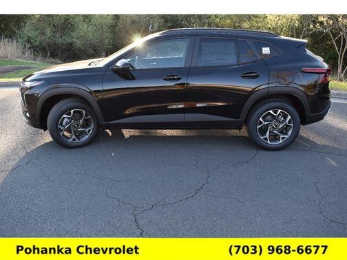 Mosaic Black Metallic 2026 Chevrolet Trax LT