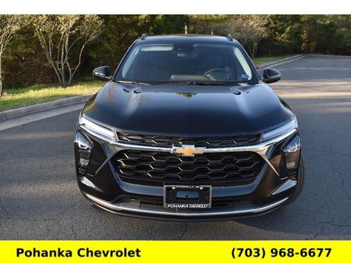 Mosaic Black Metallic 2026 Chevrolet Trax LT