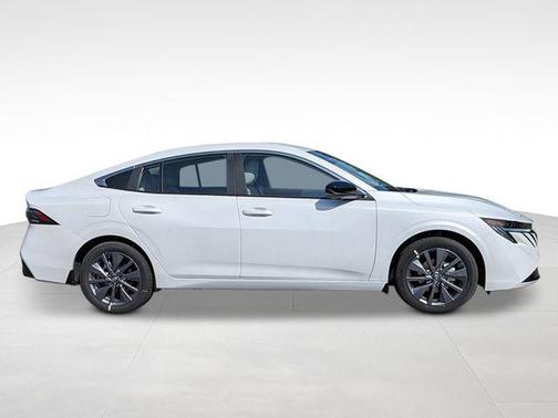 Aspen White 2026 Nissan Sentra SL