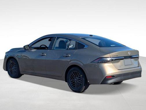 Bronze 2026 Nissan Sentra SV