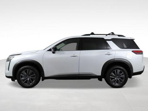 White Pearl 2026 Nissan Pathfinder SV