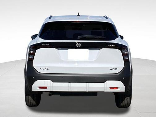 Fresh Powder 2026 Nissan Kicks SV