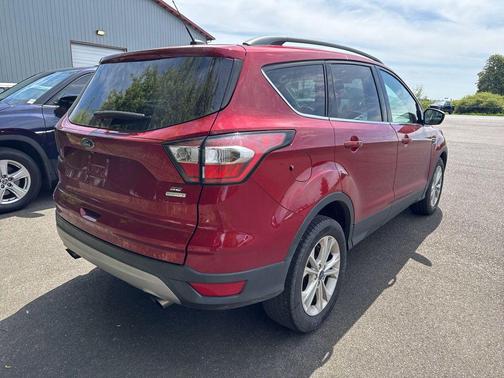 Ruby Red Metallic Tinted Clearcoat 2018 Ford Escape SE