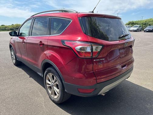 Ruby Red Metallic Tinted Clearcoat 2018 Ford Escape SE