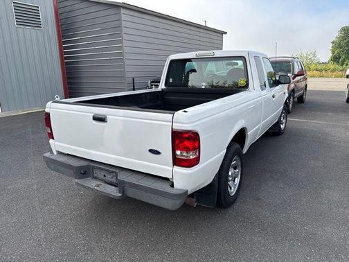 White 2001 Ford Ranger