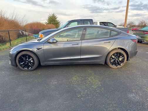 2023 Tesla Model 3 Standard Range
