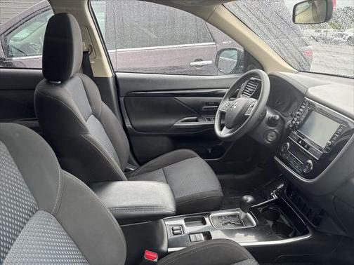 2019 Mitsubishi Outlander ES