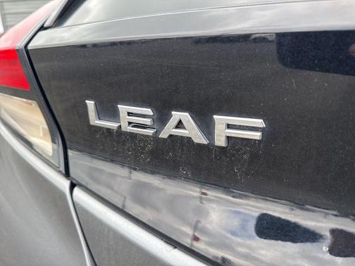 Gun Metallic 2022 Nissan Leaf S 40 kWh