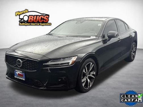 2024 Volvo S60 B5 Core Dark Theme
