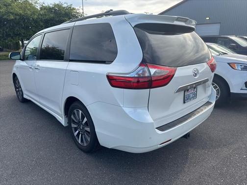 2020 Toyota Sienna Limited Premium